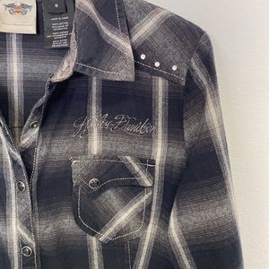 Harley- Davidson pearl button top.